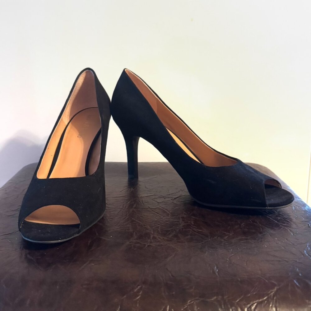 Kelly and Katie Black Suede 2.5" Peep Toe Heel Size 9.5